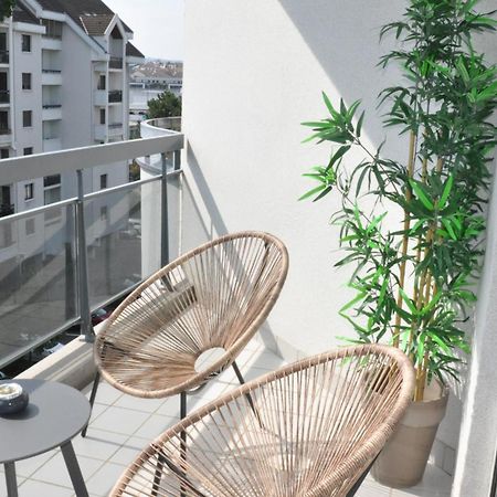 Le Mont-Veyrier, Parking Et Vue Apartment Annecy Exterior foto