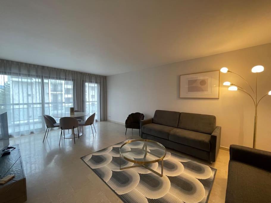 Le Mont-Veyrier, Parking Et Vue Apartment Annecy Exterior foto