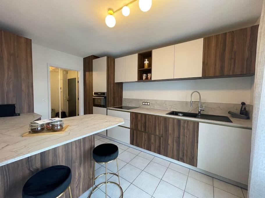 Le Mont-Veyrier, Parking Et Vue Apartment Annecy Exterior foto