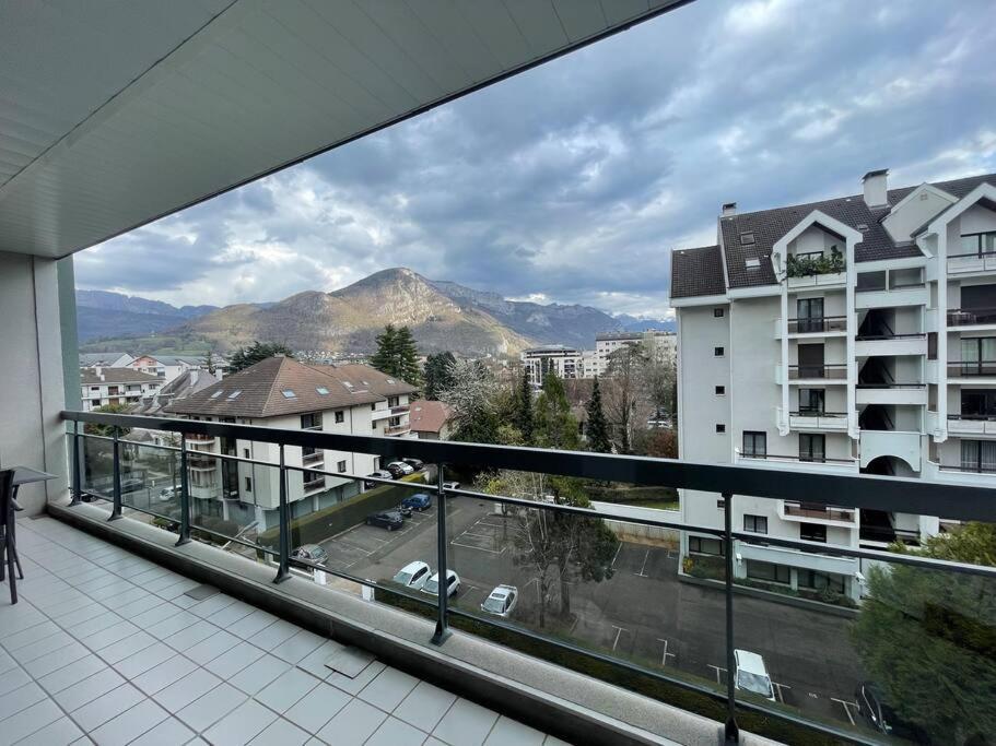 Le Mont-Veyrier, Parking Et Vue Apartment Annecy Exterior foto