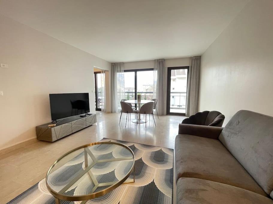 Le Mont-Veyrier, Parking Et Vue Apartment Annecy Exterior foto