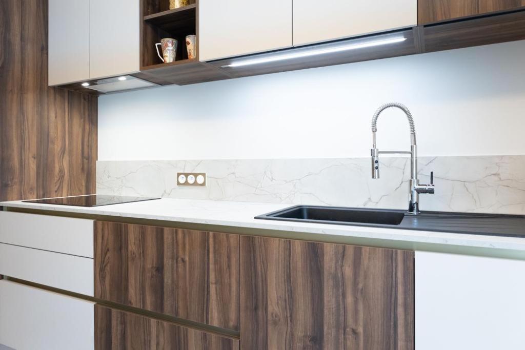 Le Mont-Veyrier, Parking Et Vue Apartment Annecy Exterior foto