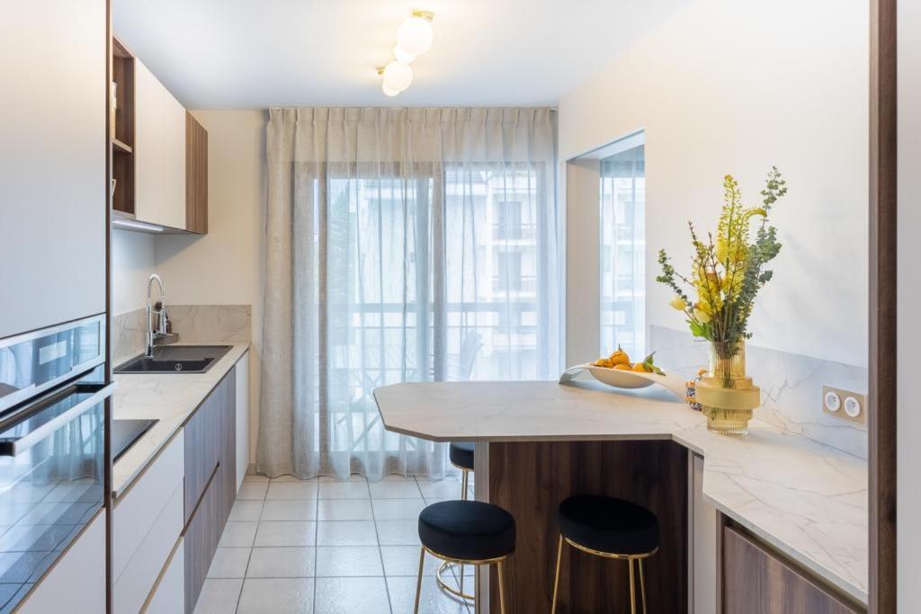 Le Mont-Veyrier, Parking Et Vue Apartment Annecy Exterior foto